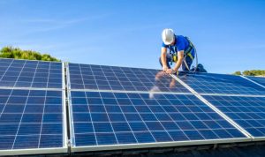 Installation et mise en production des panneaux solaires photovoltaïques à Saint-Martin-des-Champs